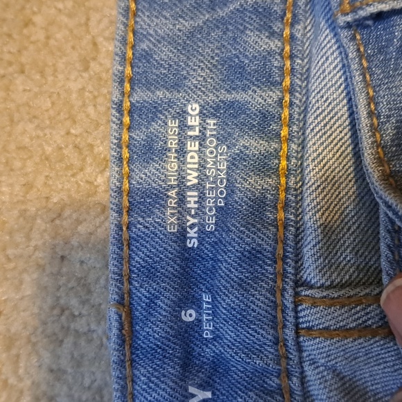Old Navy Wide Leg Crop jeans 6P - Picture 2 of 3